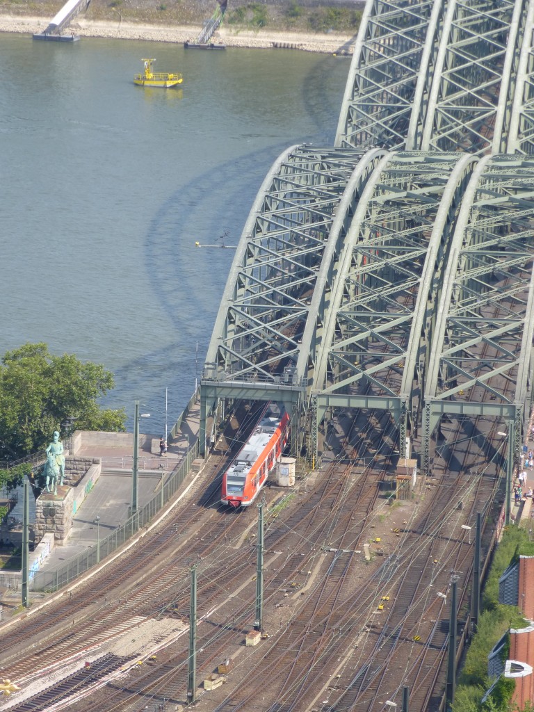 A ET 423 is driving on the Hohenzollernbridge on August 21st 2013.
