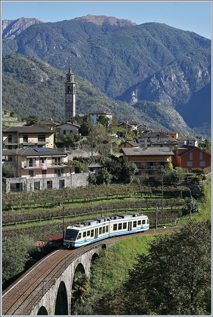 A FART ABe 4/6 on the way to Locarno by Intragna.

10.10.2019