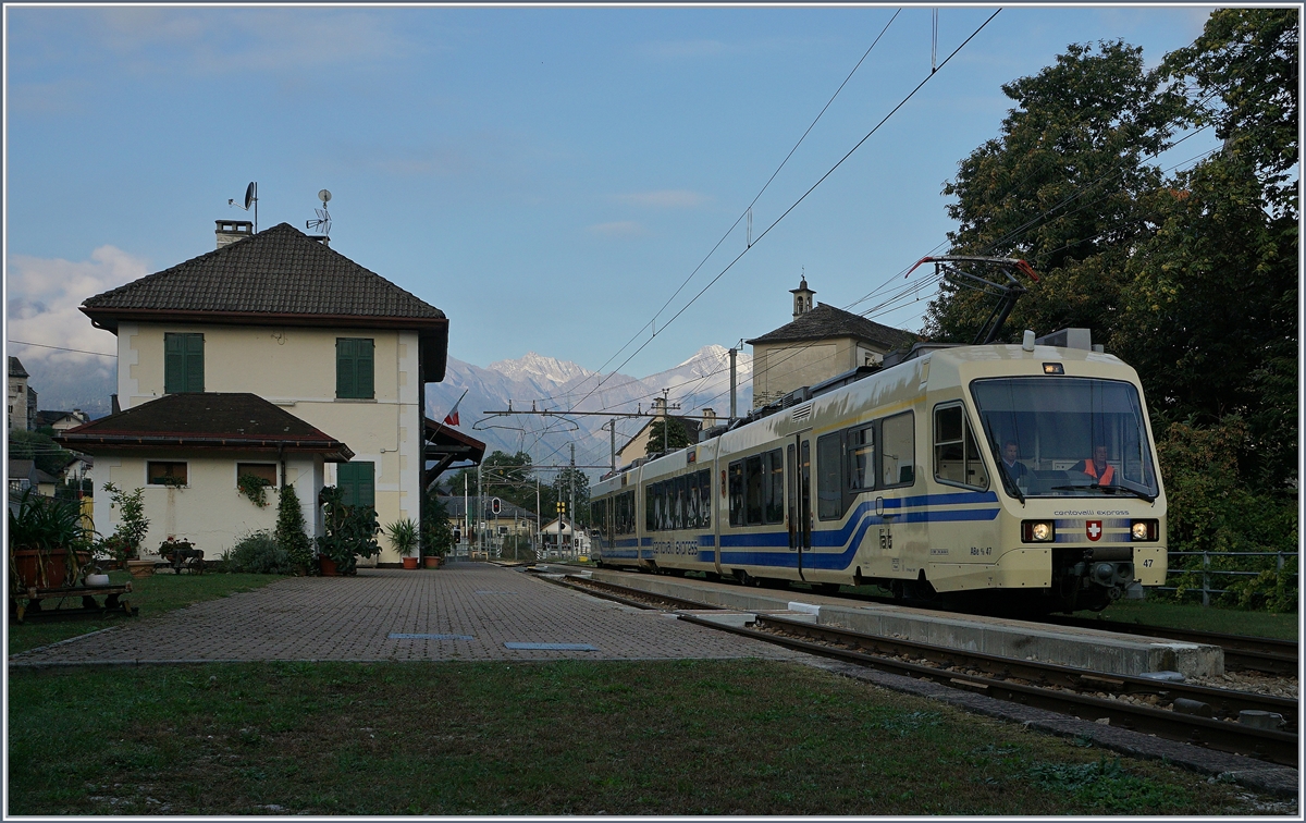 A FART Centovalli Express in the early morning in Trontano.

07.10.2016 

