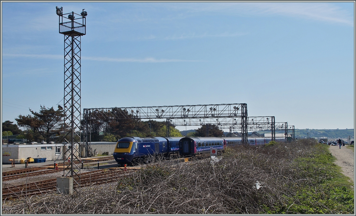 A First Great Western HST 125 Class 43 in Penzance train depot.
18.05.2014