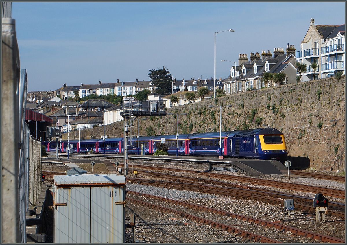 A First Great Western HST 125 Class 43 in Penzance train station.
18.05.2014