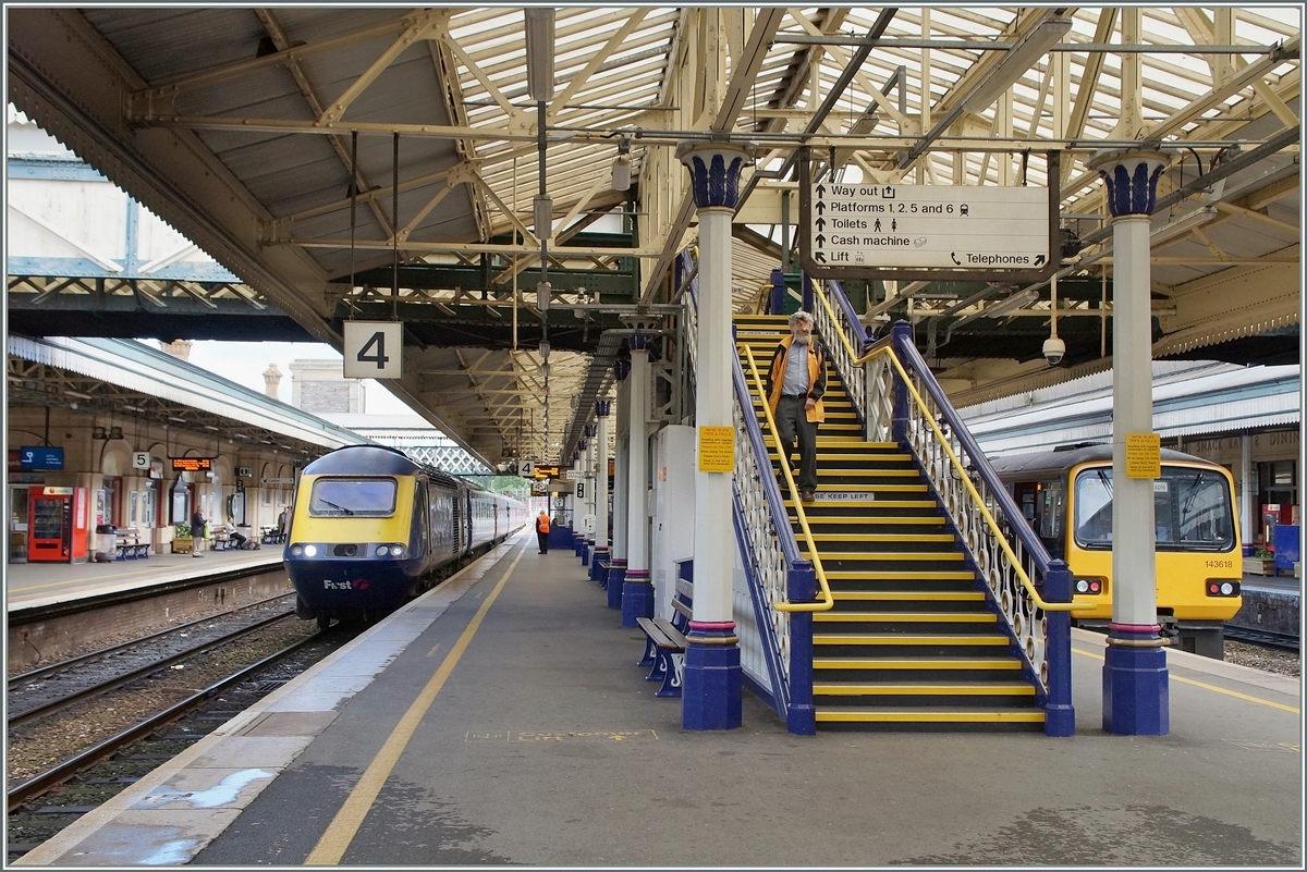 A First Great Western HST 125 Class 43 is arriving at Exeter St David.
13.05.2014