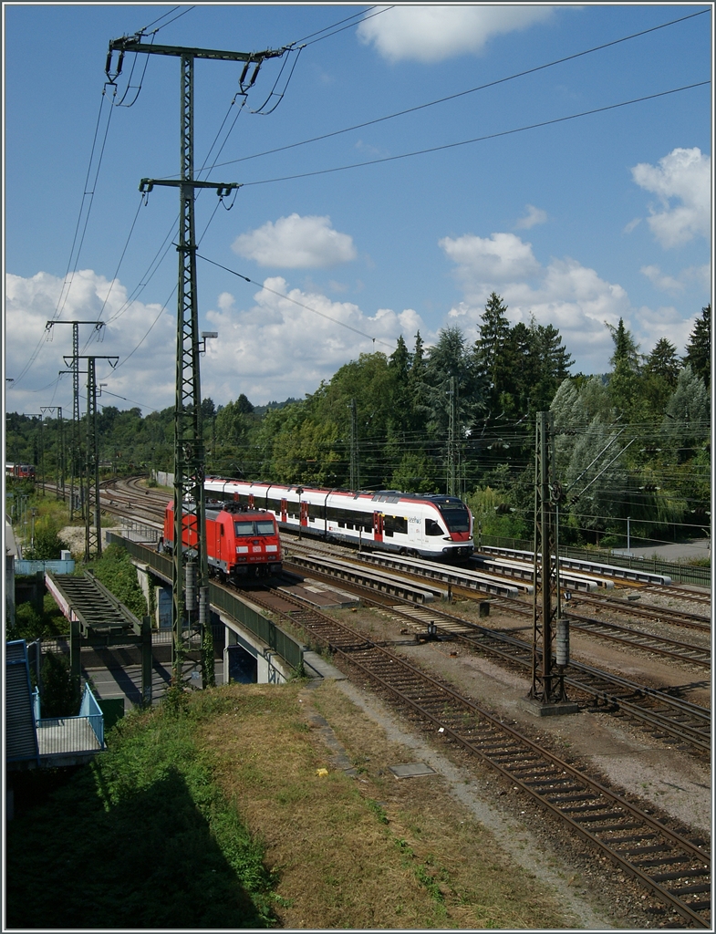 A Flirt  Seehaas  on the way from Engen to Konstanz is arriving at Singen.
02.08.2015