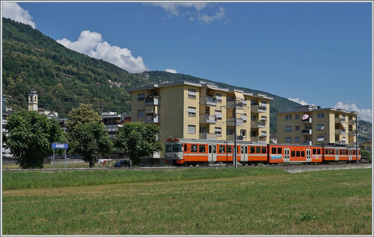A FLP local train from Lugano to Ponte Tresa by Agno. 

23.06.2021