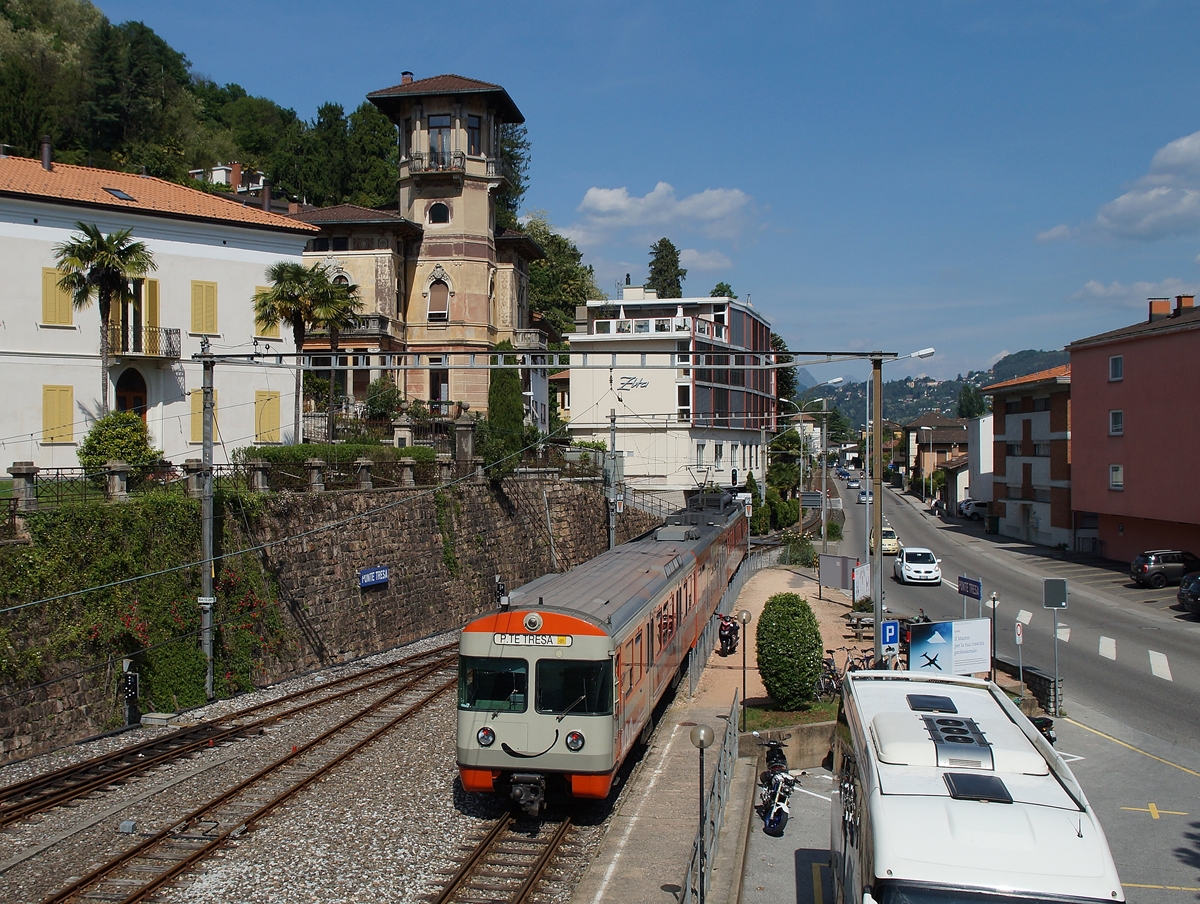 A FLP local train is arriving at Ponte Tresa. 
05.05.2014