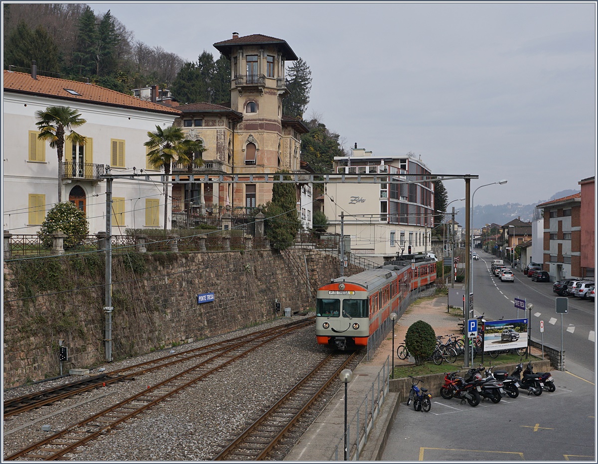 A FLP local train is arriving at Ponte Tresa.
15.03.2017