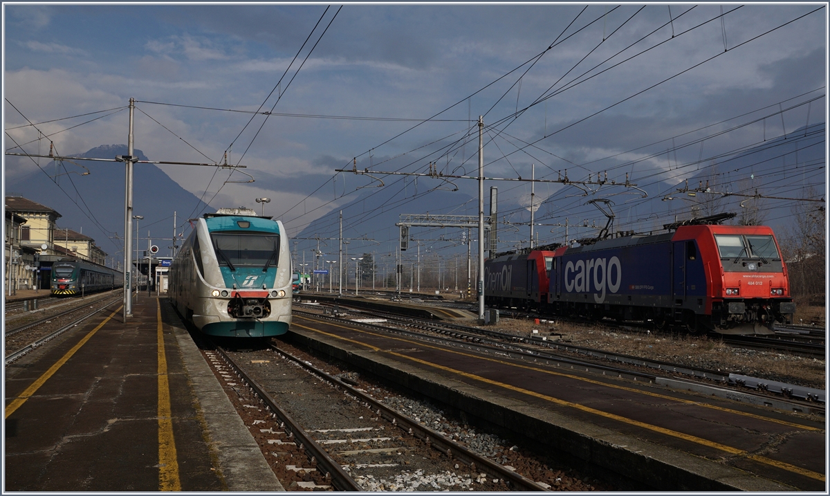 A FS Ale 501  Minuetto  and SBB Re 484 in Domosossola.

31.01.2017