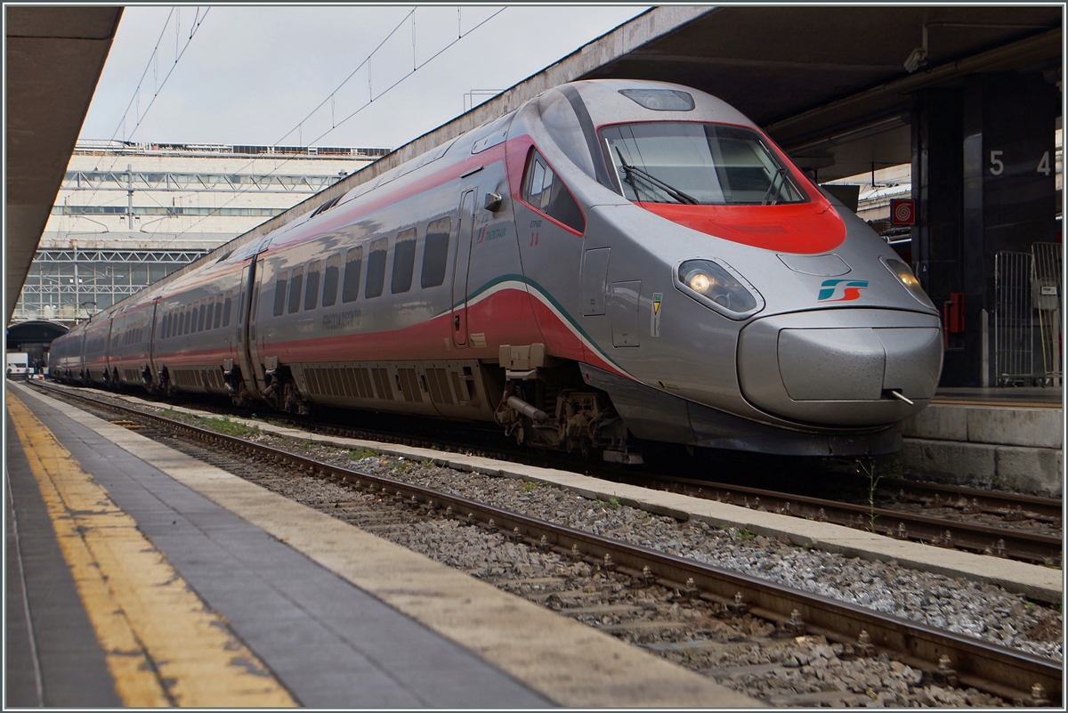 A FS ETR 600 in Roma Termini.
27.04.2015