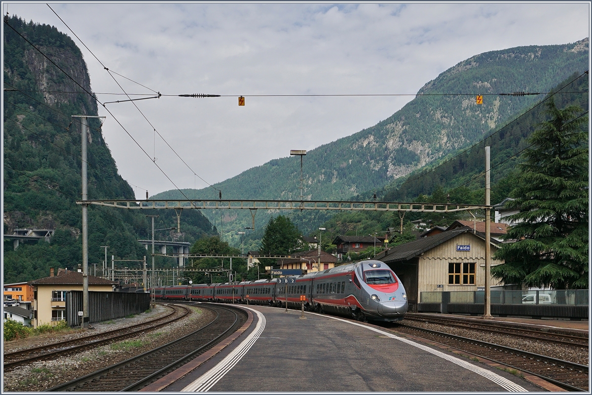 A FS ETR 610 on the way to Milano by Faido.
21.07.2016