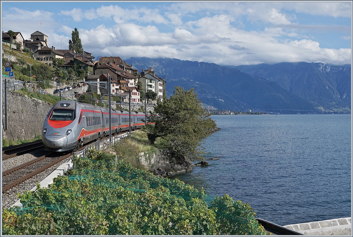 A FS ETR 610 on the way to Geneva by St Saphorin. 

30.09.2019