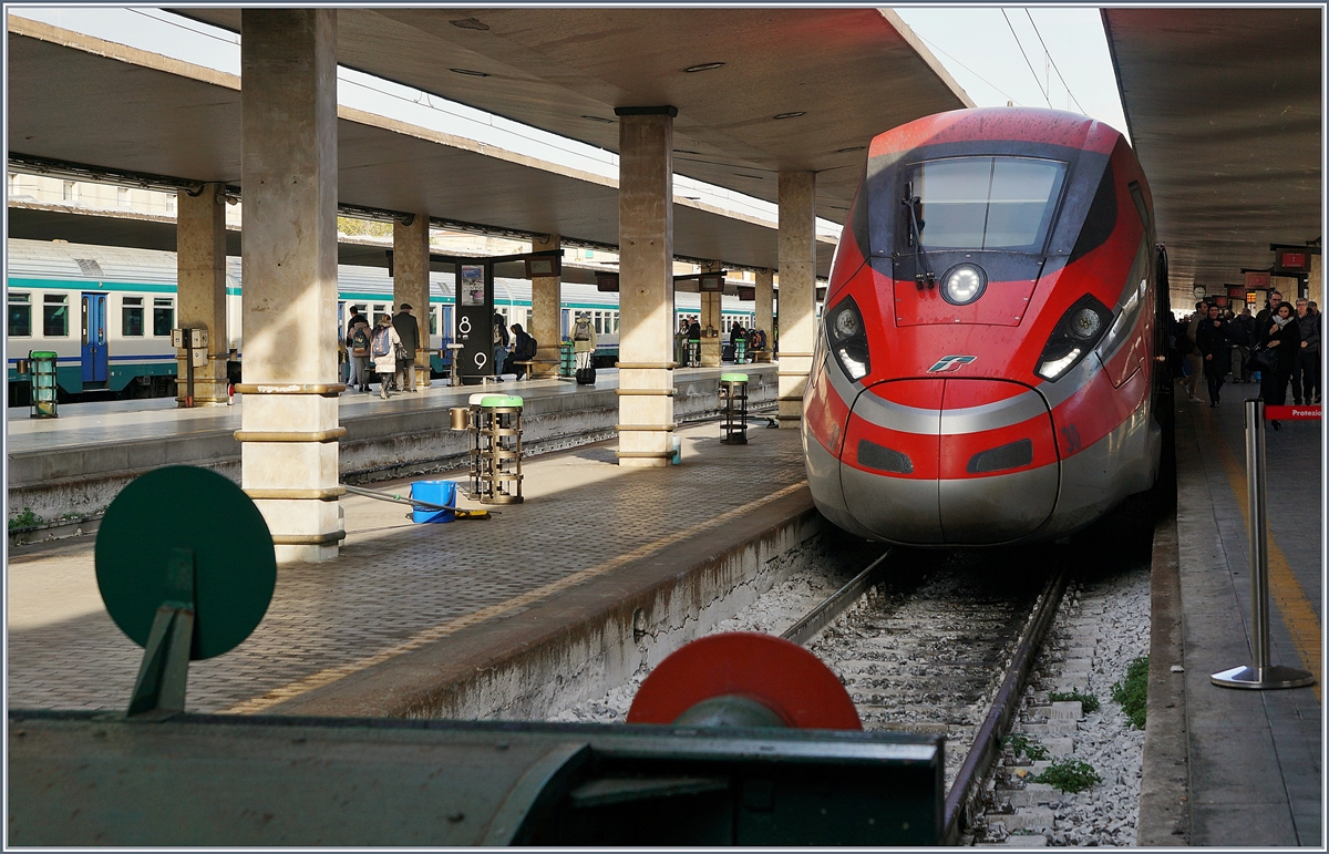 A FS Treniatila ETR 400  Frecciarossa 1000  in Firenze SMN. 

14.11.2017