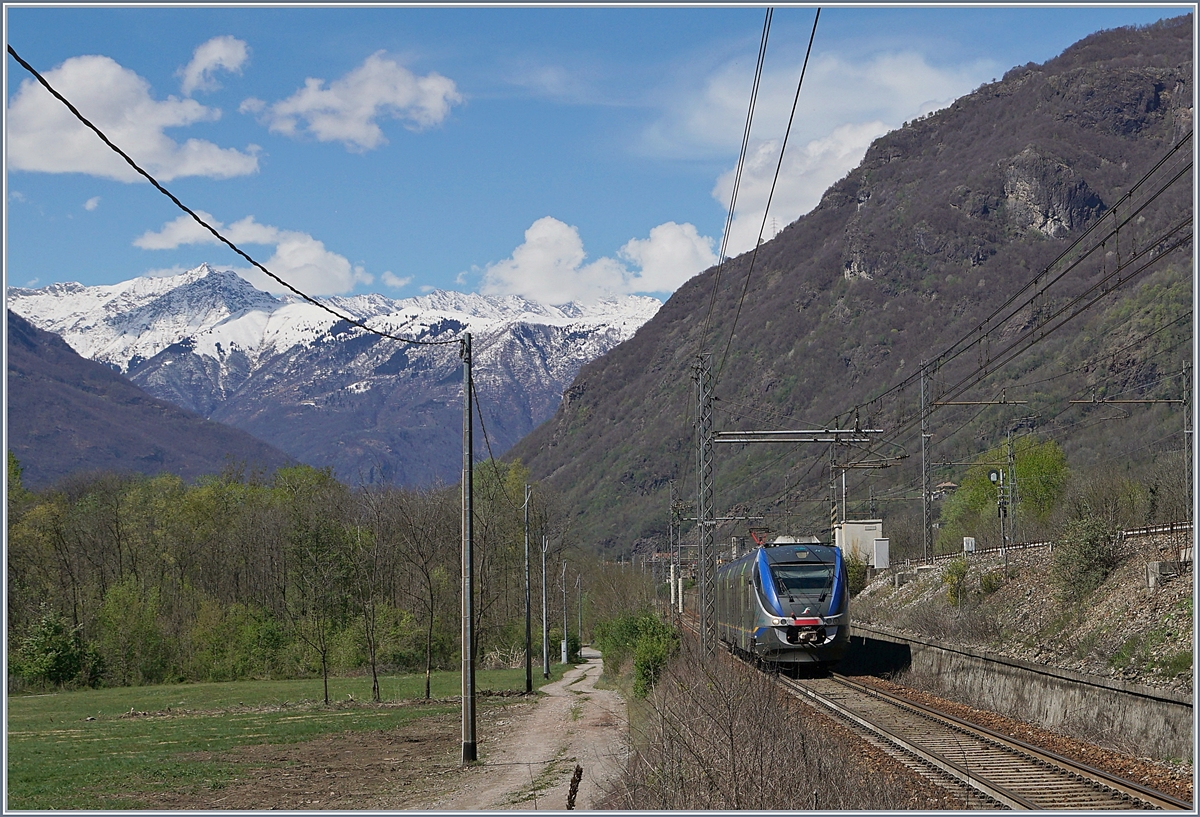 A FS Trenitalia Ale 501 ME on the way to Novara by Premosello. 

24.04.2019