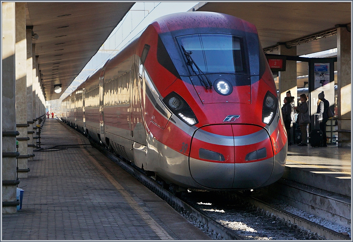 A FS Trenitalia ETR 400 in Firenze SMN. 

16.11.2017