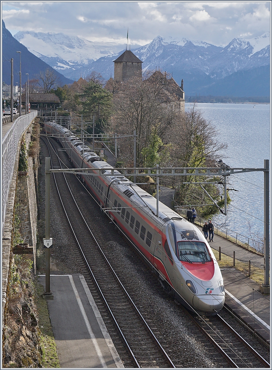 A FS Trenitalia ETR 610 on the way to Geneva by the Castle of Chillon.
03.02.2018