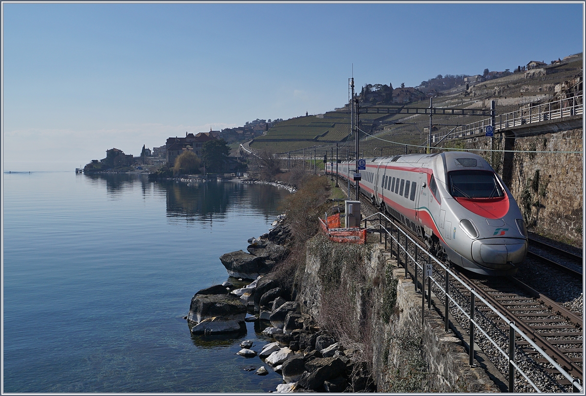 A FS Trenitalia ETR 610 on the way to Geneva by St Saphorin.
24.03.2018