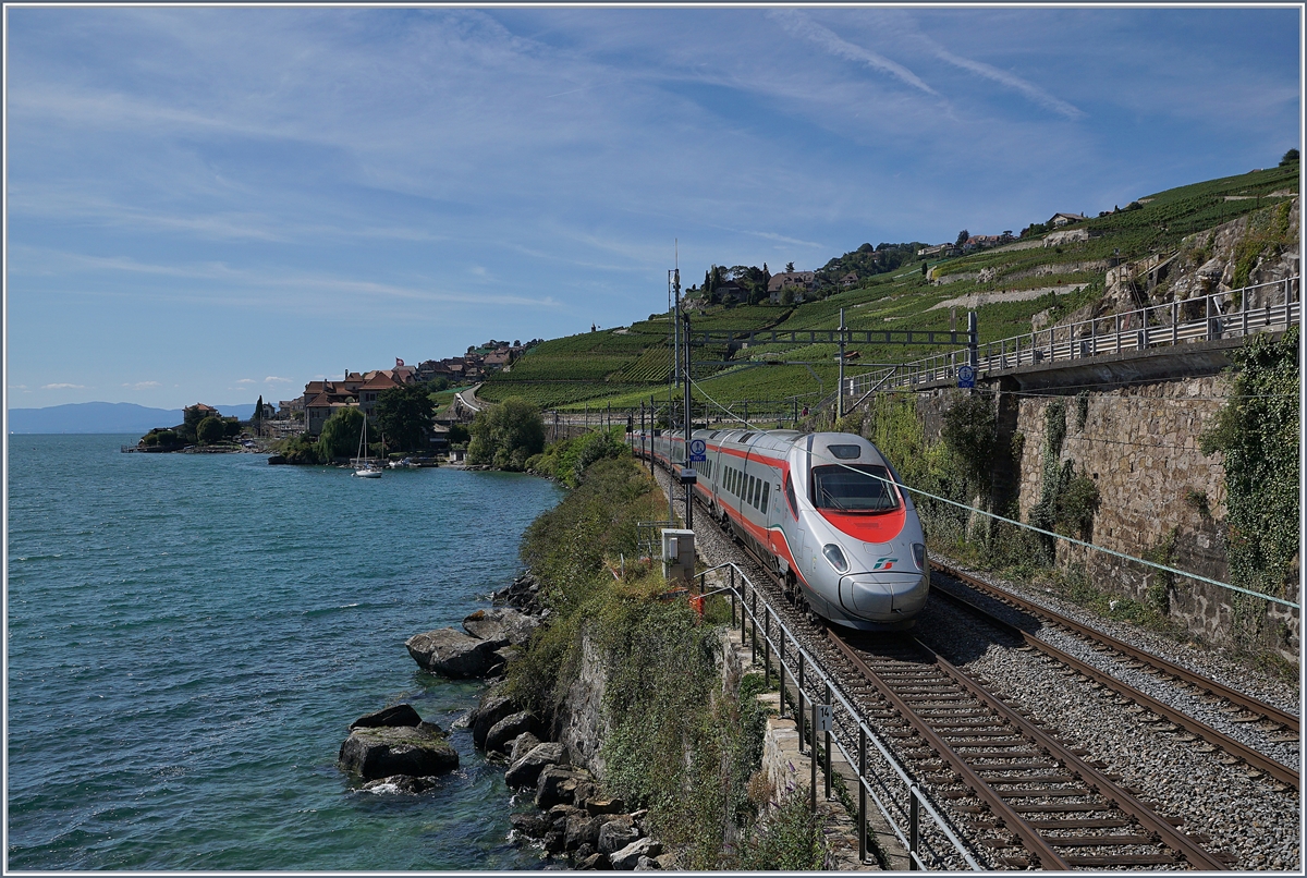 A FS Trenitalia ETR 610 on the way from Milnao to Geneva by St Saphorin.
26.08.2018