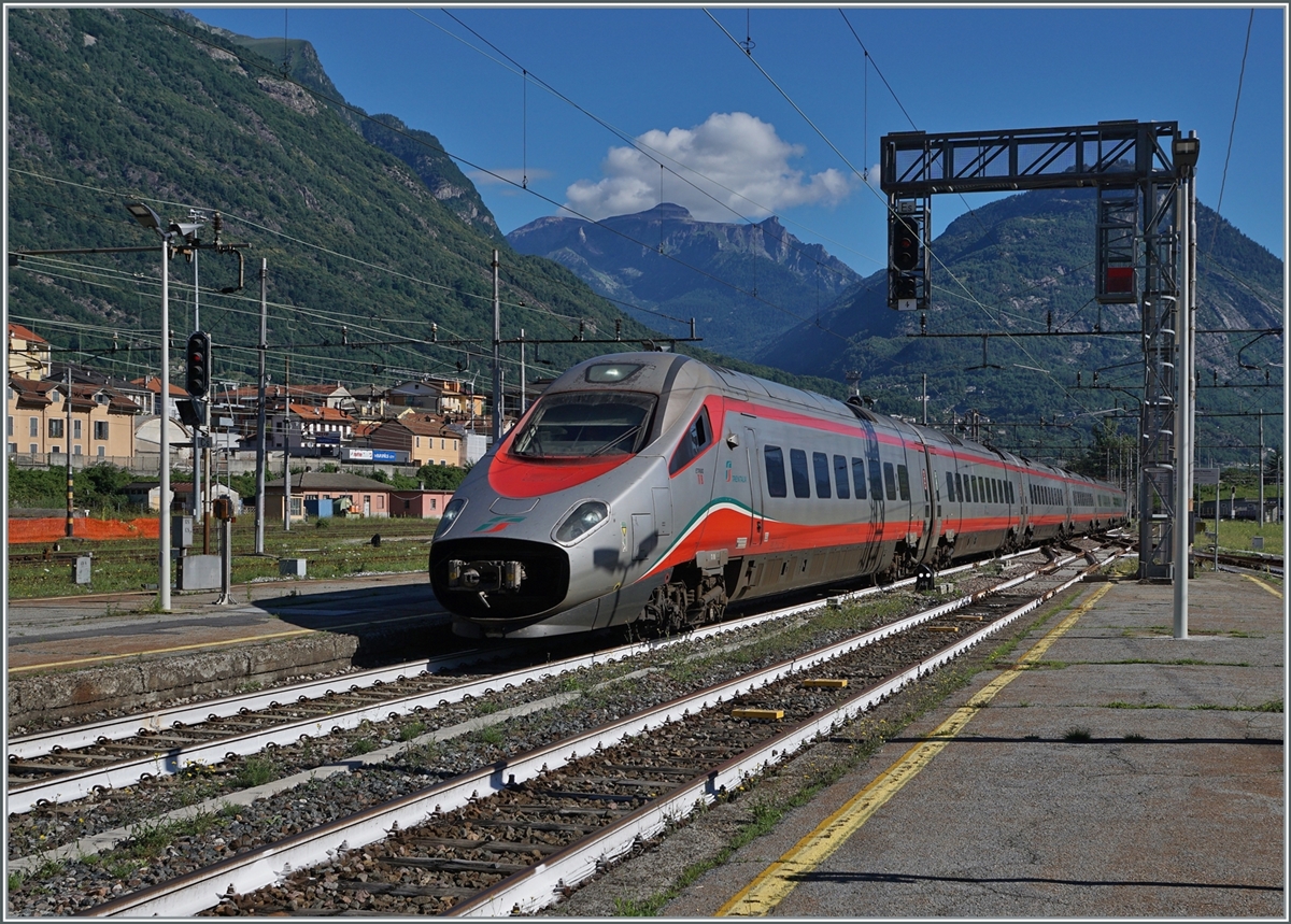 A FS Trenitalia ETR 610 is arriving at Domodossola. 

25.06.2022

