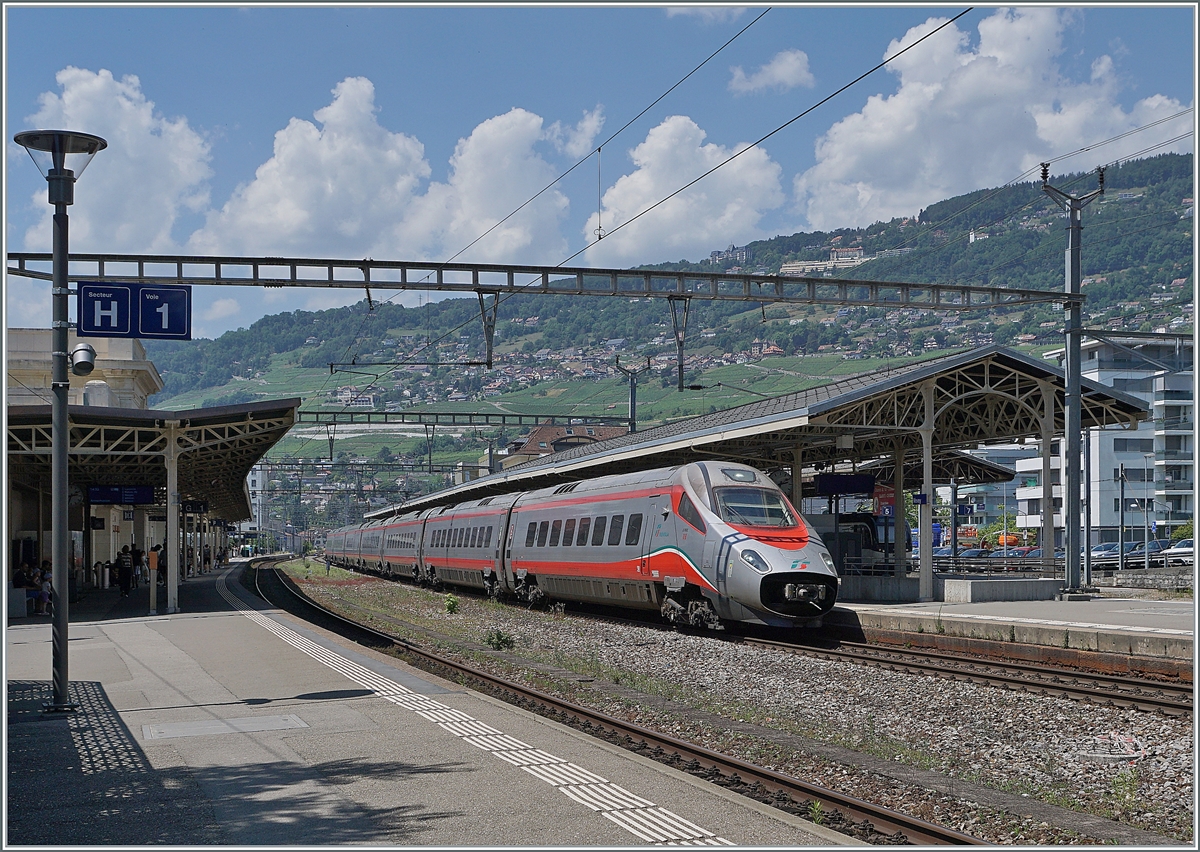 A FS Trenitalia on the way from Geneve to Milano runs non stop trough Vevey. 

16.06.2022 