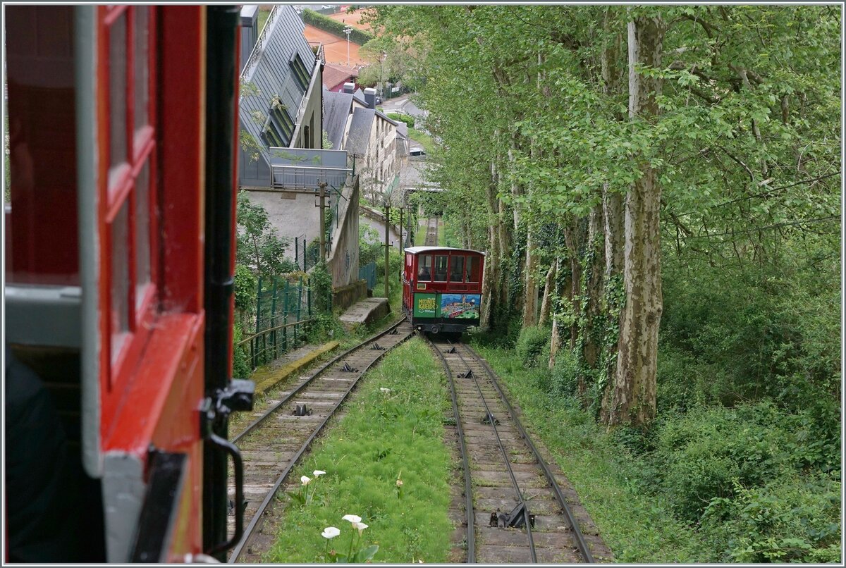 A funicular railway up Mount Iguelo has been running in San Sebastian for over 100 years. The funicular was built by the Bern company Von Roll and inaugurated on August 25, 1912 by Queen María Cristina. The railway connects Ondarreta at sea level with the Parque Igueldo at 312 meters above sea level. In the picture the train traveling downhill.
 
April 17, 2024