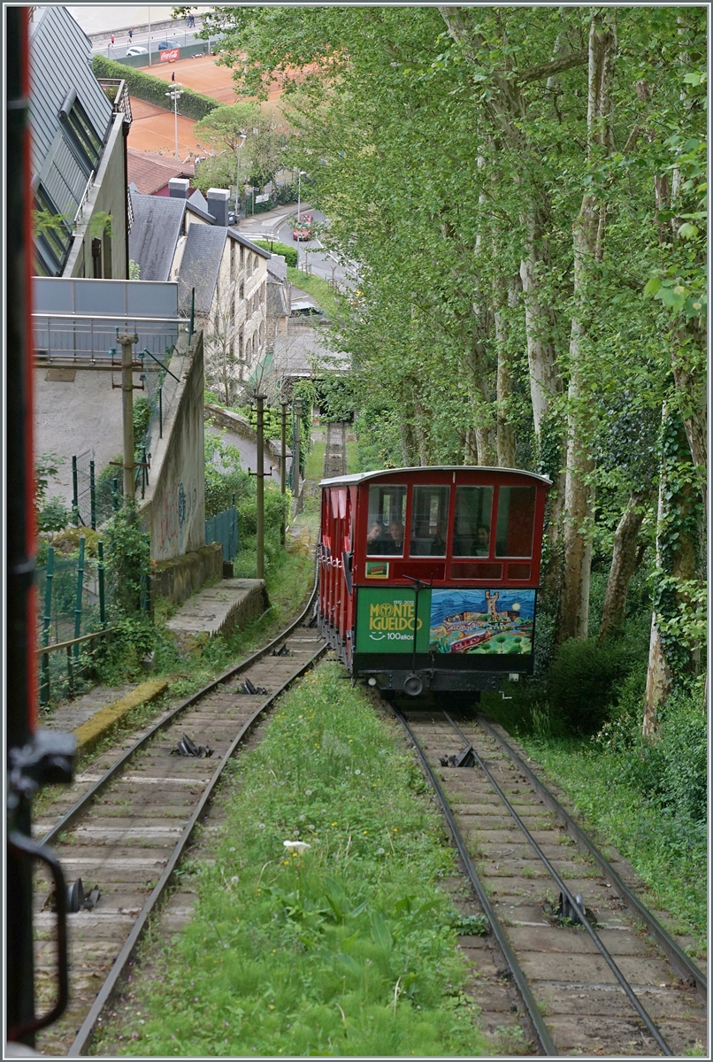 A funicular railway up Mount Iguelo has been running in San Sebastian for over 100 years. The funicular was built by the Bern company Von Roll and inaugurated on August 25, 1912 by Queen María Cristina. The railway connects Ondarreta at sea level with the Parque Igueldo at 312 meters above sea level. In the picture the train traveling downhill.
 
April 17, 2024