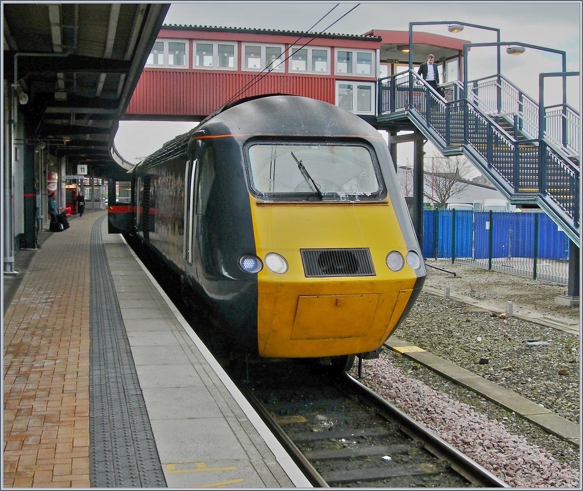 A GNER Class 43 HST 125 in York.
29.03.2006