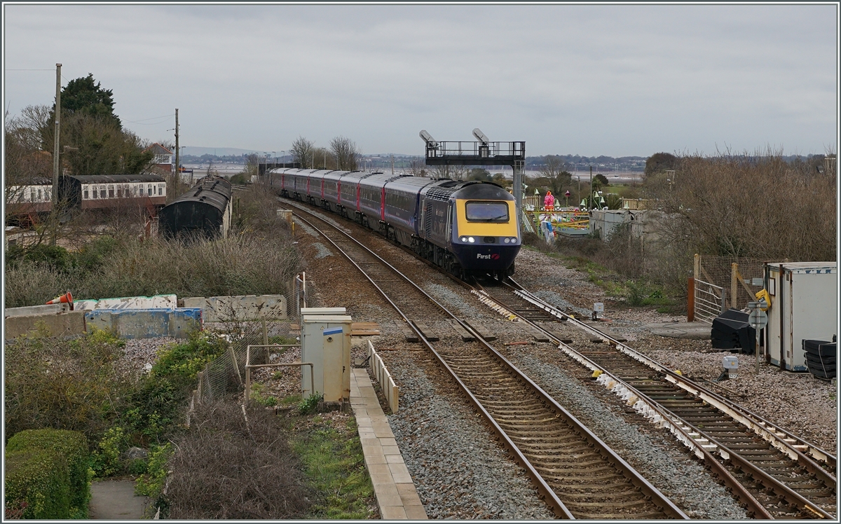 A Great Western Railway HST 125 Class 43 is leaving Dawlish Warren.
18.04.2016