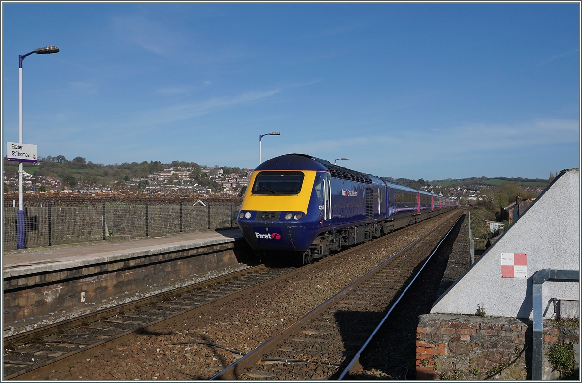 A GWR Great Western Railway HST 125 on the Way tu London Paddington by Exeter St Thomas.
20.04.2016