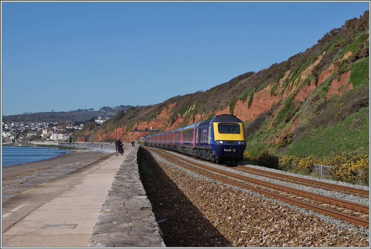 A GWR Great Western Railway HST 125 by Dawlish.
19.04.2016