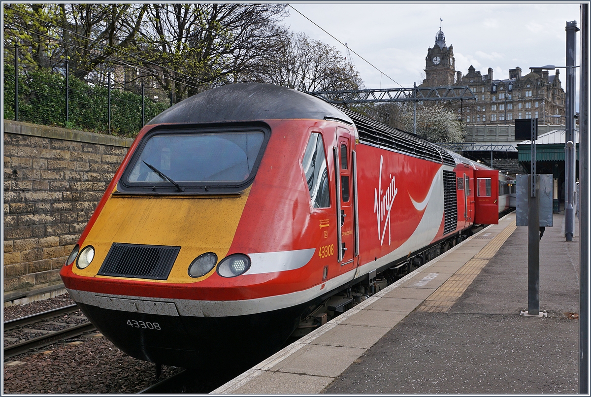 A HST 125 Class 43 VIRGIN EAST-COAST Service to Aberdeen in Edinburgh.
22. 04.2018