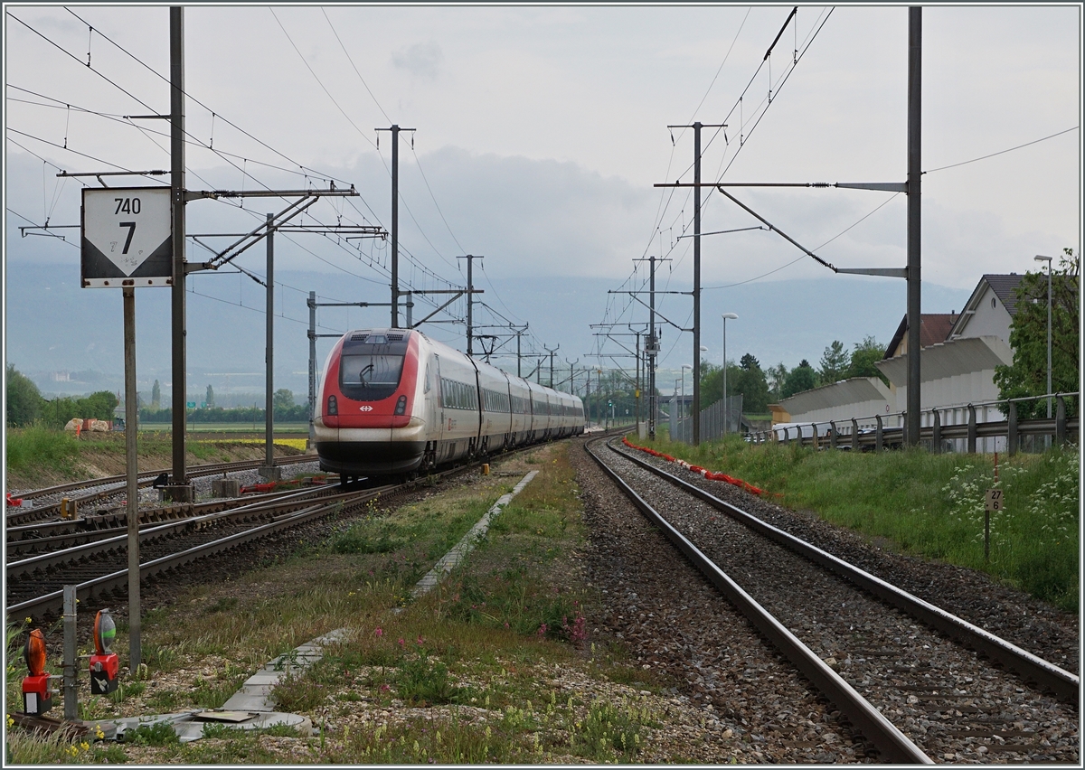 A ICN near Chavornay. 14.05.2016 - Rail-pictures.com
