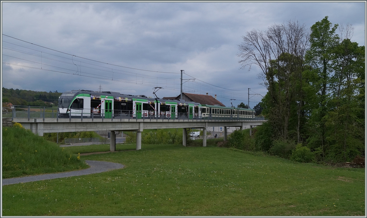 A LEB local train by Chesaux. 
25.04.2014