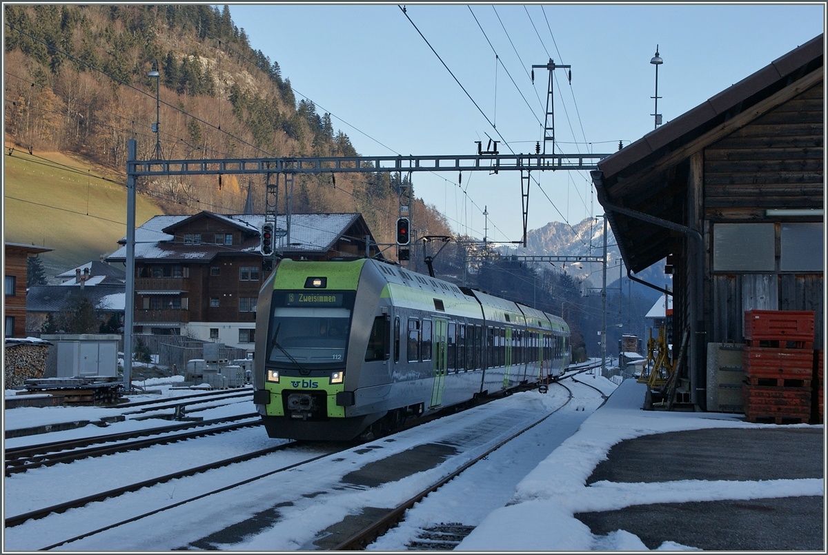 A  Lötschberger  to Zweisimmen is arriving at Boltigen.
05.12.2013