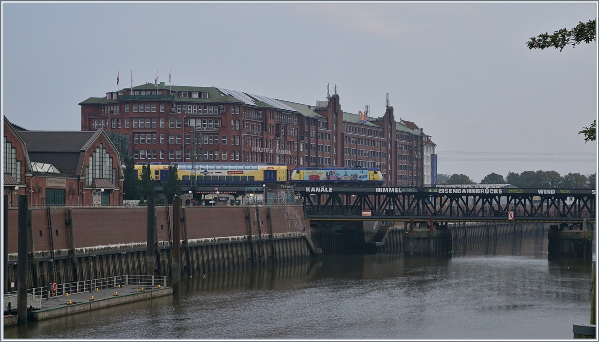 A metrono 146 with a local serice is arriving at Hamburg Main Station. 

30.09.2017  