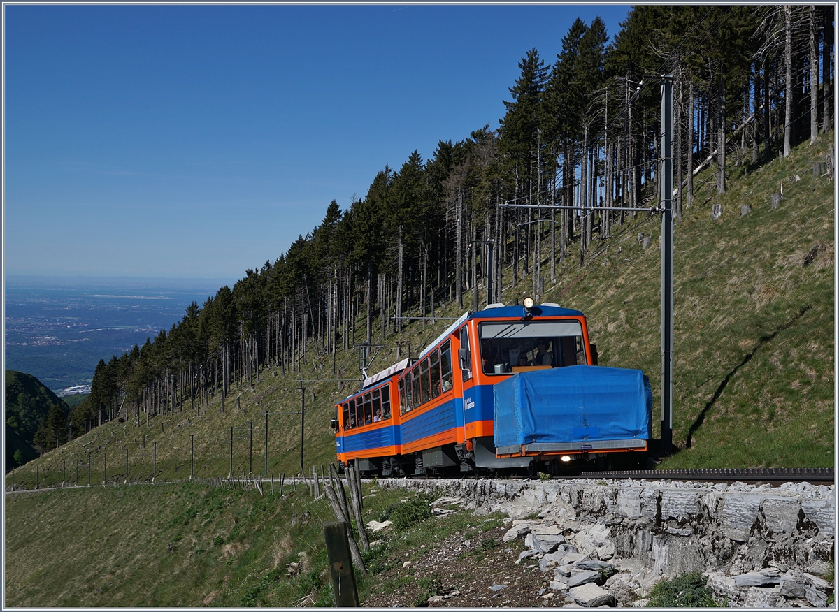 A MG Bhe 4/8 near the summit Station Generosa Vetta.
21.05.2017