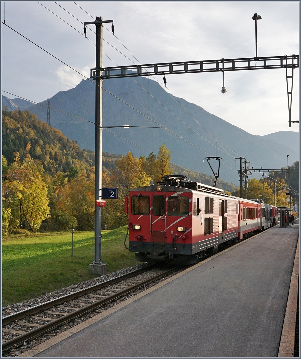 A MGB local train with a Deh 4/4 in Bietsch.
21.10.2017