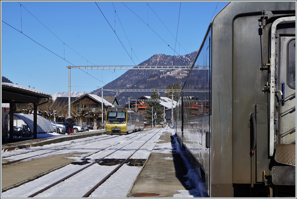 A MOB ABt - Be 4/4 Serie 5000 - Bt is arriving at the Lenk Station. 

25.01.2022