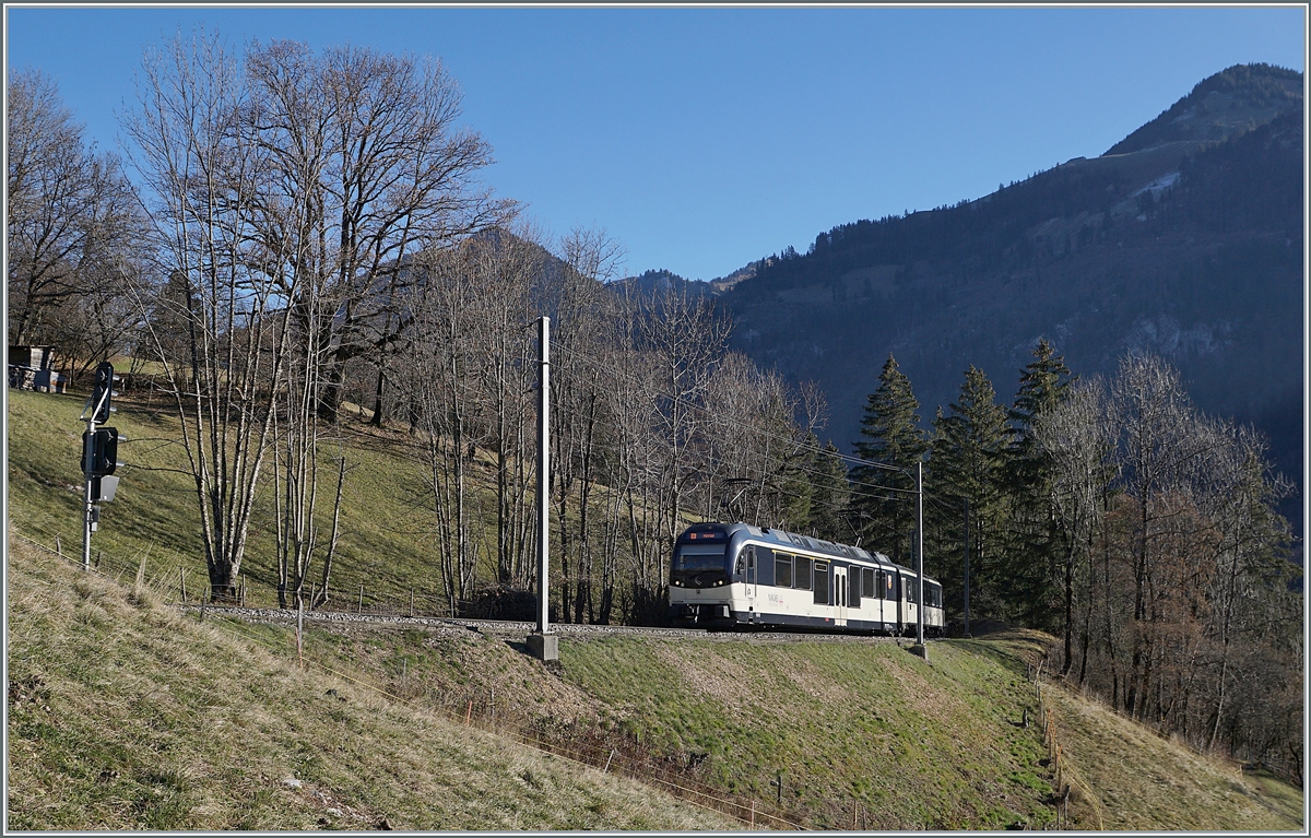 A MOB Alina local service from Zweisimmen to Montreux by Les Scierens. 

26.11.2020