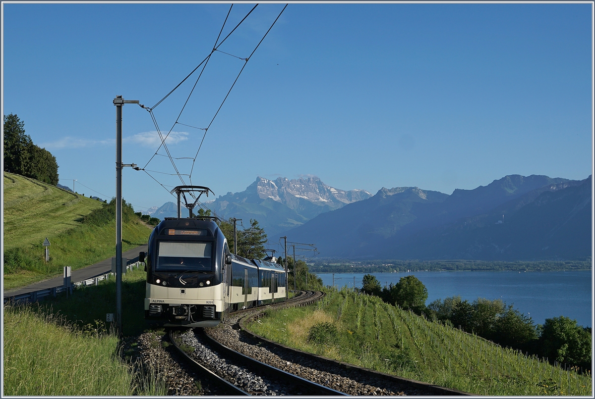 A MOB  Aloina  local train on the way to Zweisimmen by Planchamp. In the background the Dens de Midi.

08.07.2020