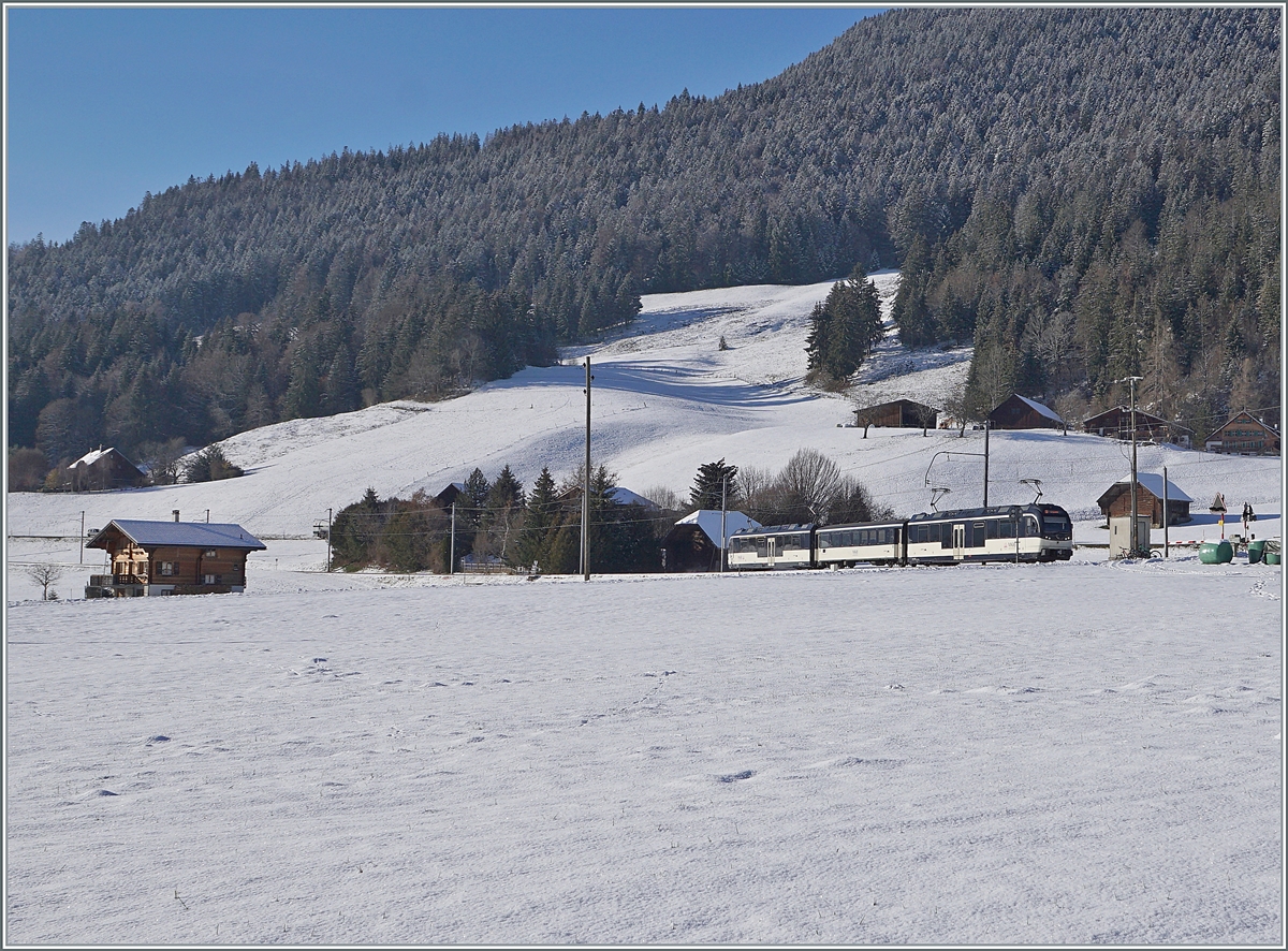 A MOB Alpina ABe 4/4 / B / Be 4/4 Serie 9000 are the MOB locla Service 2224 from Monterux to Zweisimmen by Flendruz. 

03.12.2020