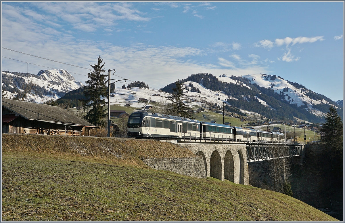 A MOB Alpina local train by Flendruz. 

02.04.2018