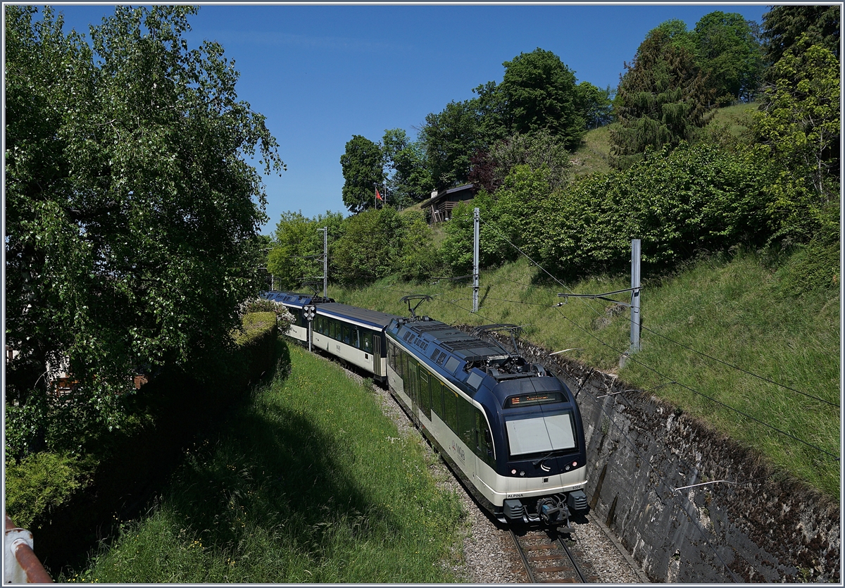 A MOB Alpina (Serie 9000) on the way to Zweisimmen by Sonzier. 

07.05.2020