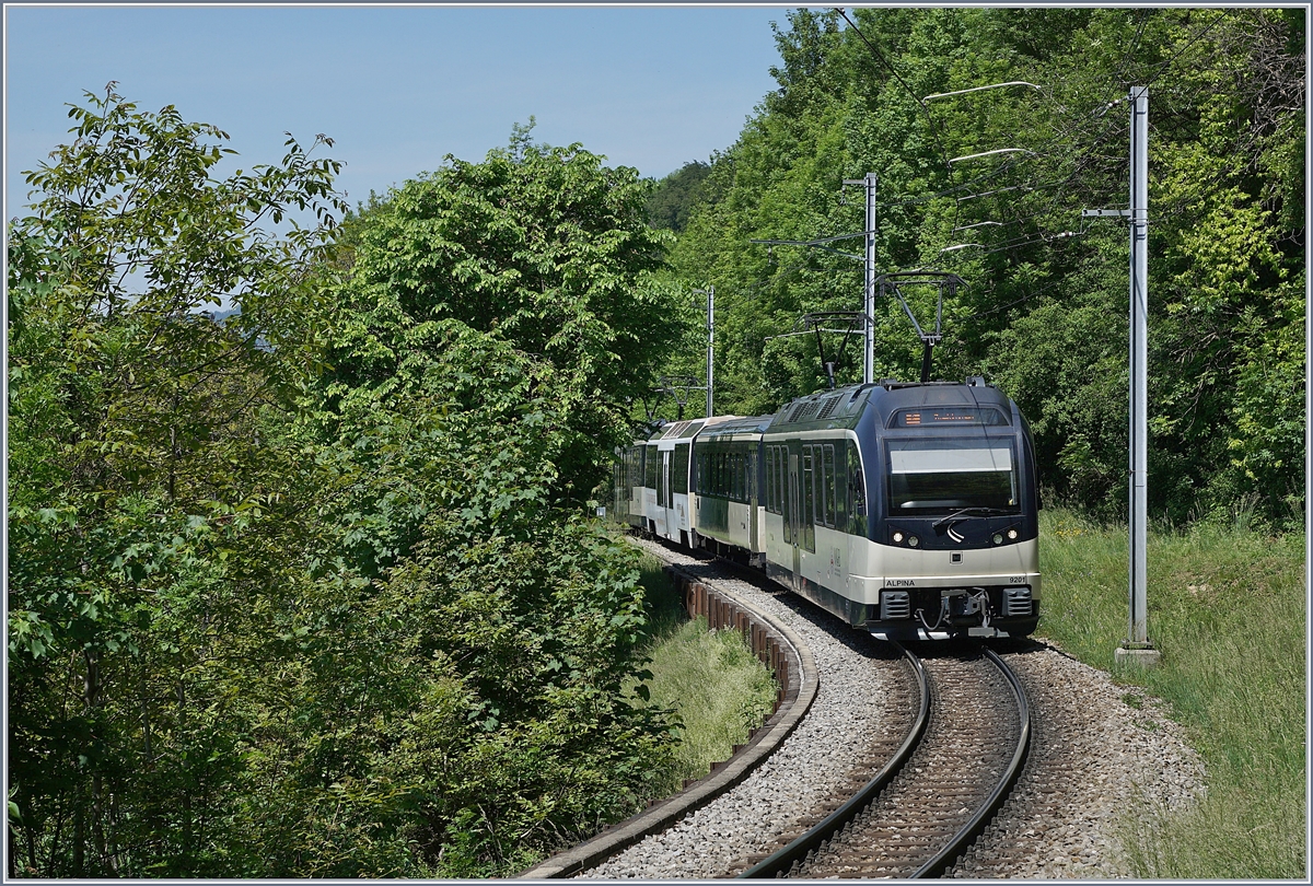 A MOB Alpina Service on the way to Zweisimmen near Sonzier.

09.05.2020