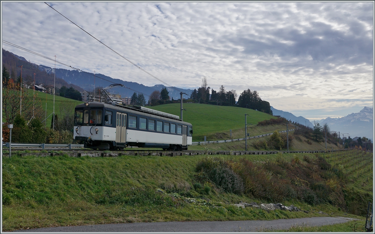 A MOB Be 4/4 (Serie 1000) is a local service by Planchamps on the way to Chernex.

23.11.2020
