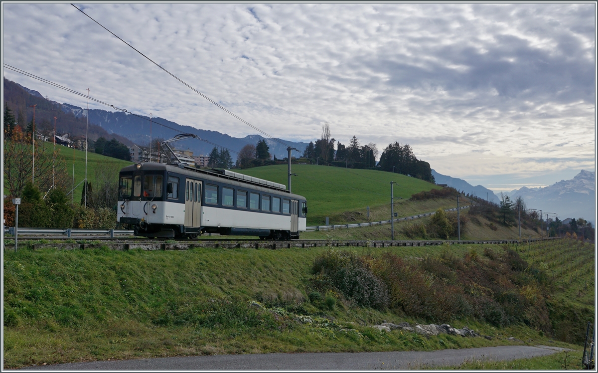 A MOB Be 4/4 (Serie 1000) is a local service by Planchamps on the way to Chernex.

23.11.2020