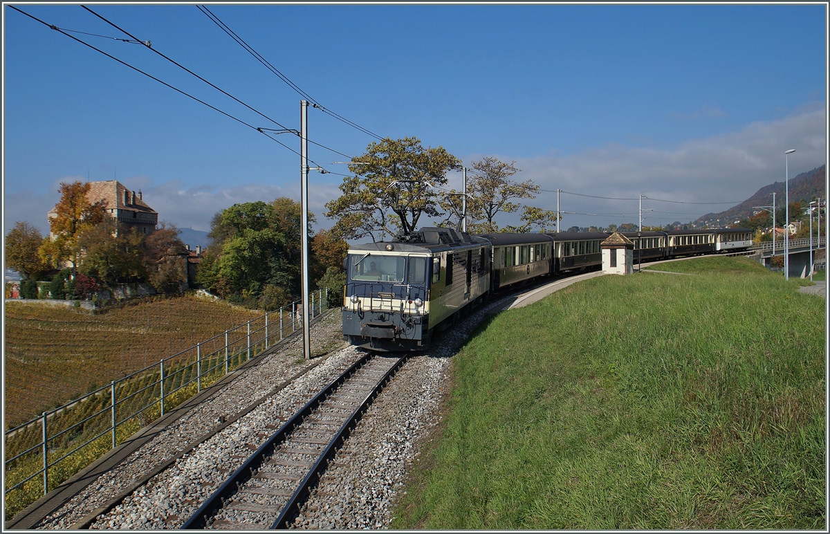 A MOB GDe 4/4 Serie 6000 with a Golden Pass Classic Service from Zweisimmen to Montreux by Châtelard VD. 

23.10.2015