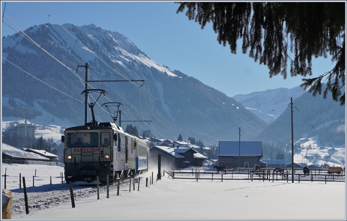 A MOB GDe 4/4 wiht a MOB Panoramic-Express by Gstaad.
19.01.2017