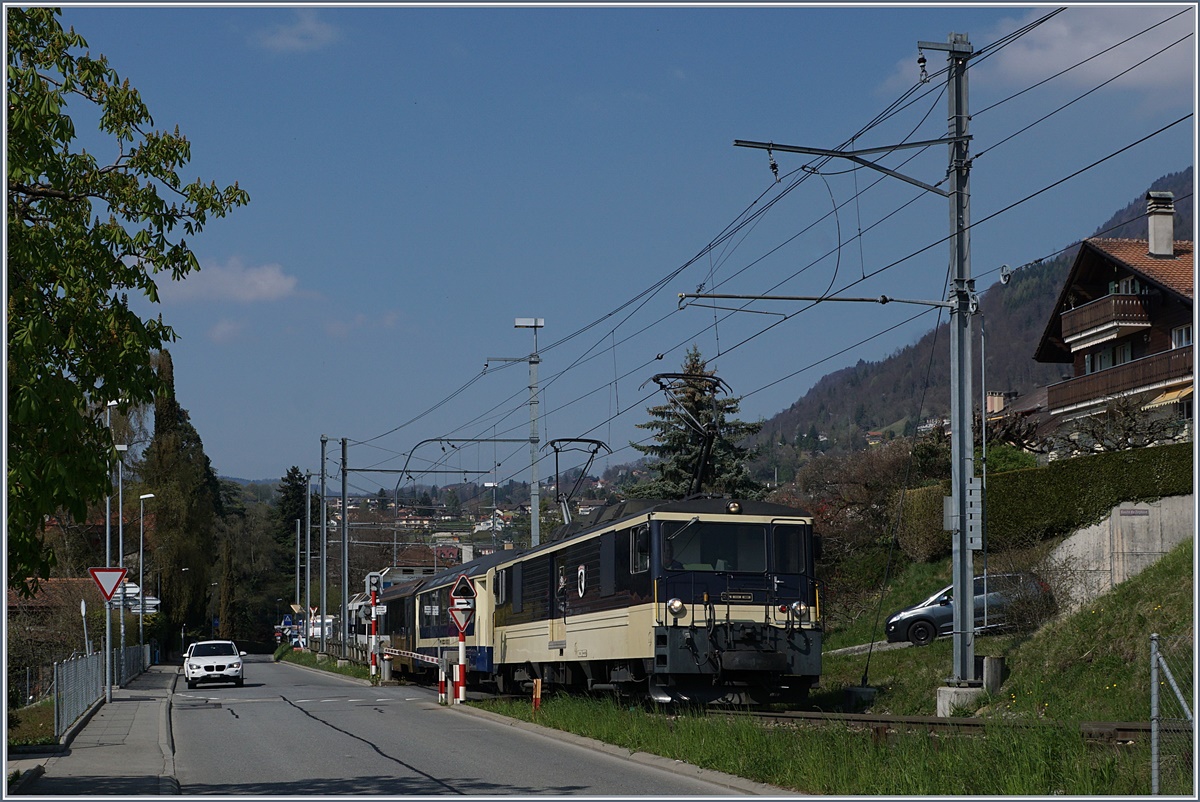 A MOB GDe 4/4 with a Panoramic Express by Fontanivent.
03.04.2017 