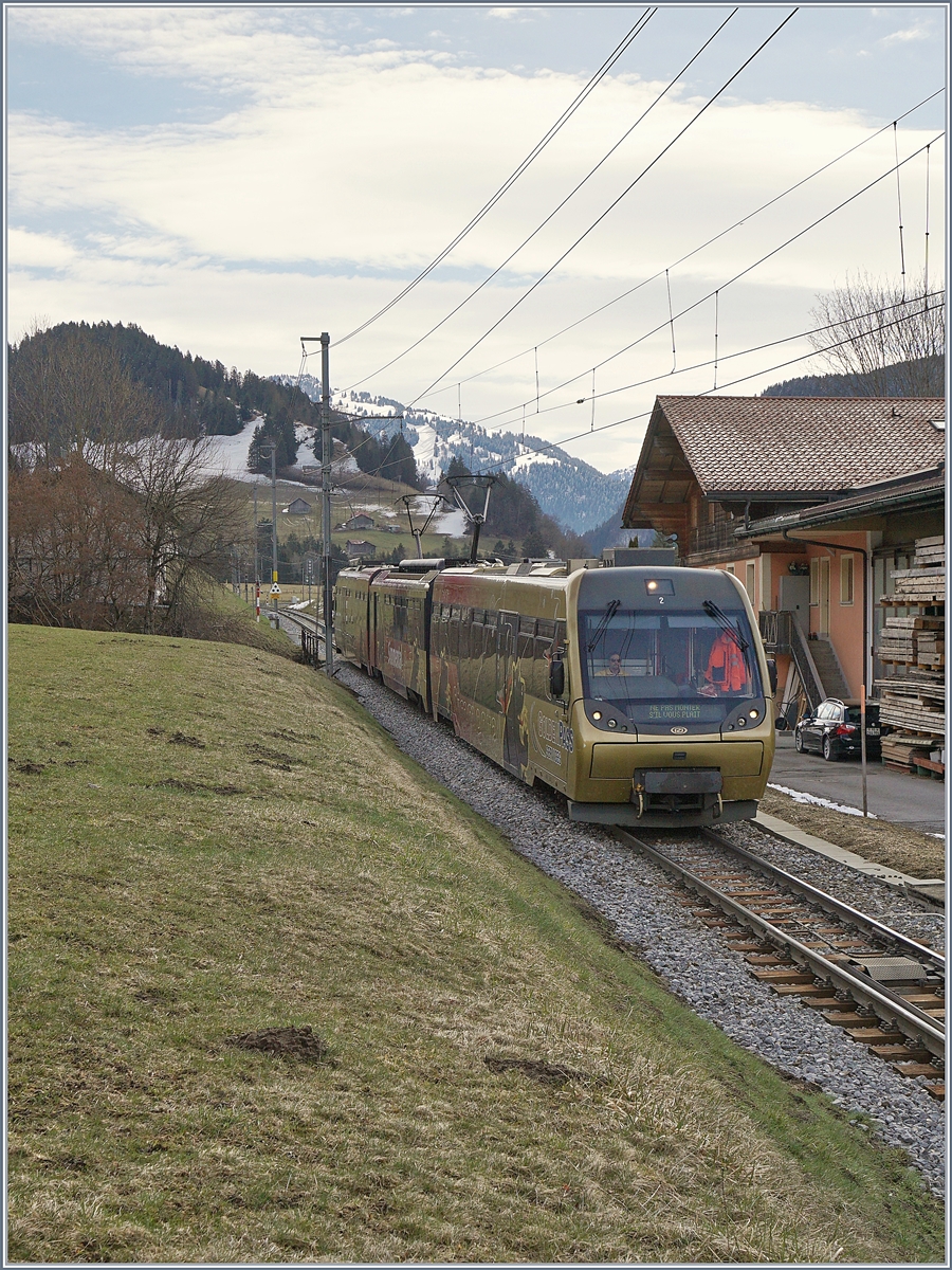 A MOB  Lenkerpendel  is arriving at Rougemont.
02.04.2018 