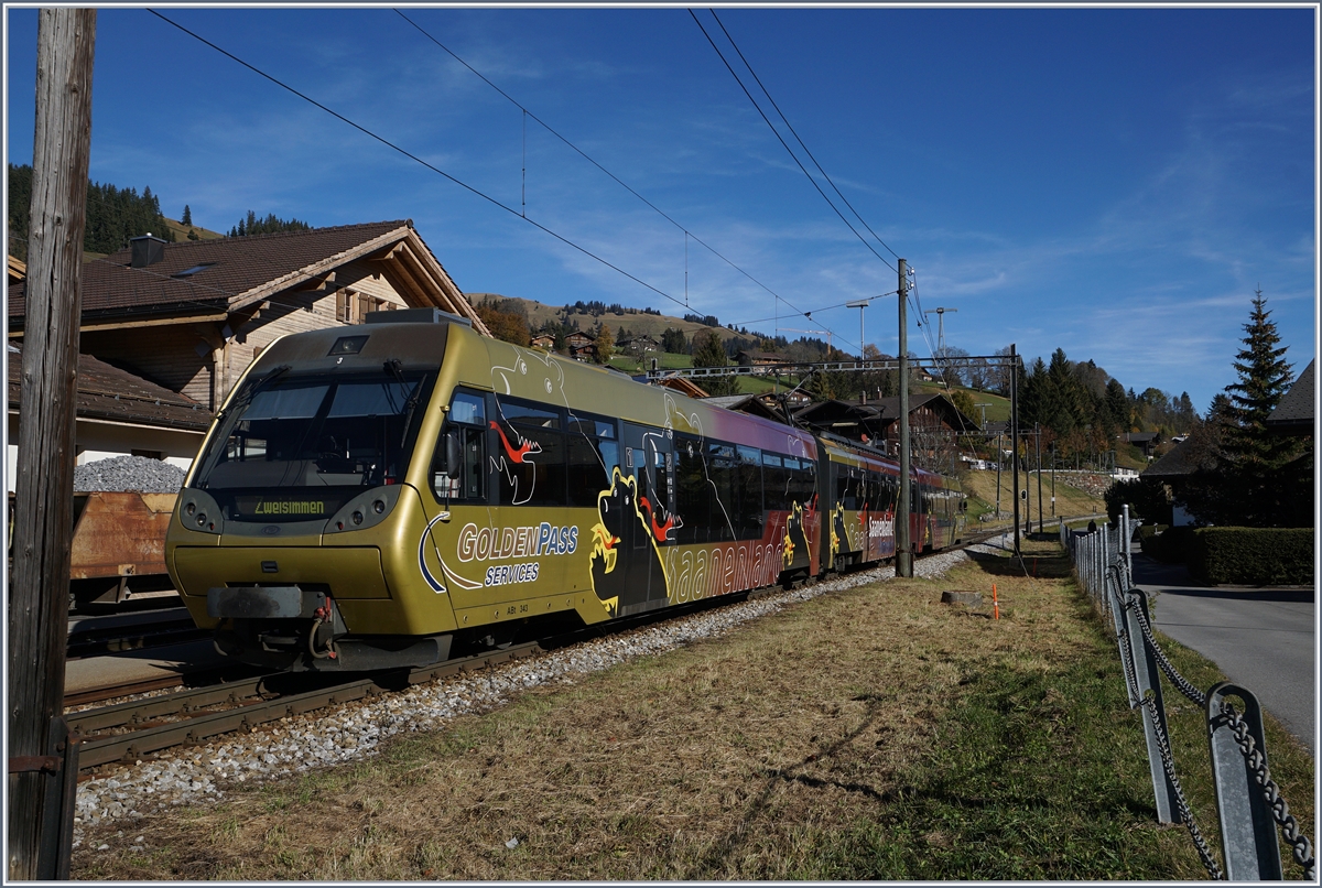 A MOB local train from Rougemont to the Lenk im Simmental by his stop in Schönried.
29.10.2016
