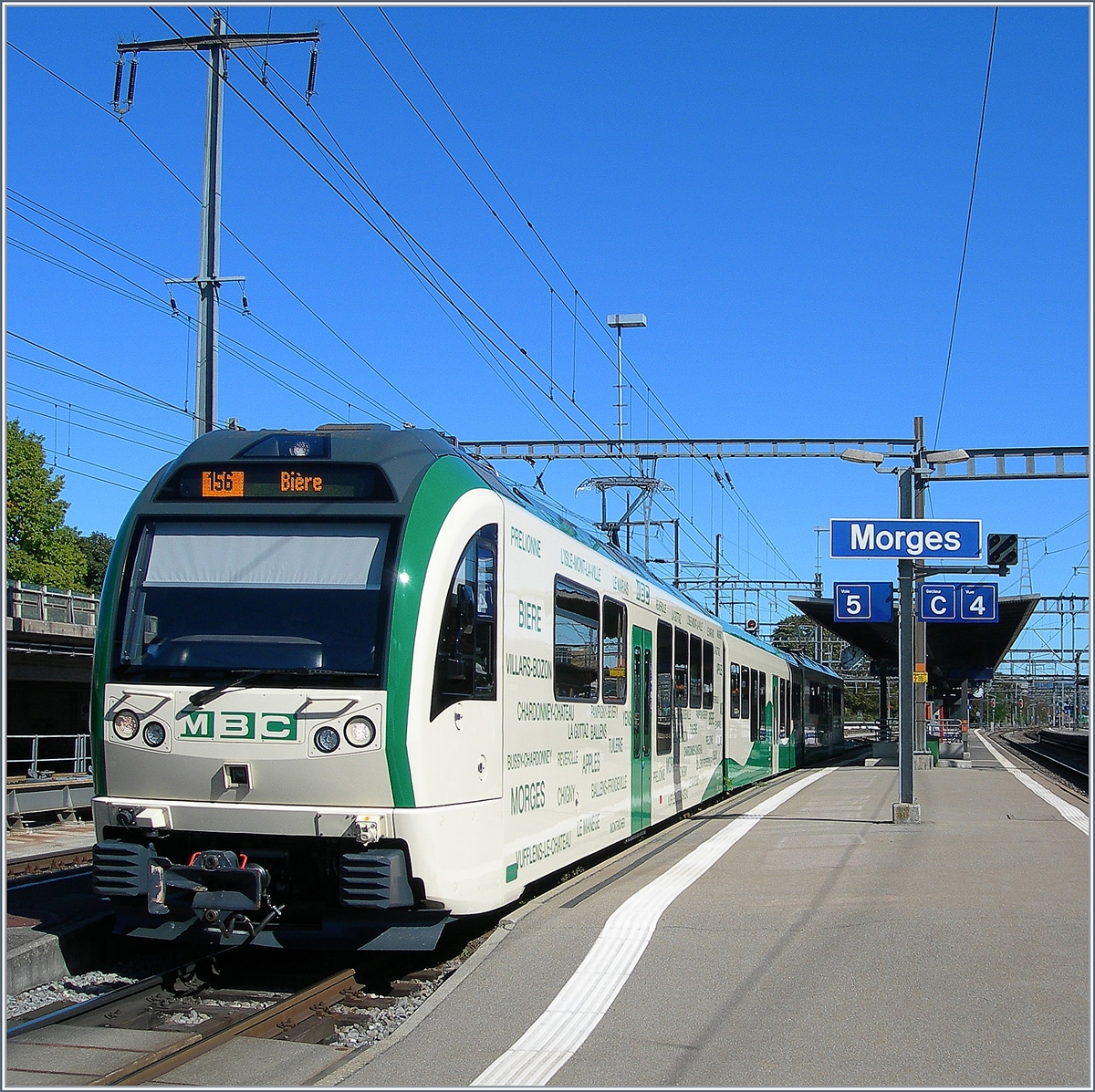 A new BAM local train is leaving Morges on the way to Bière.
03.10.2016.
